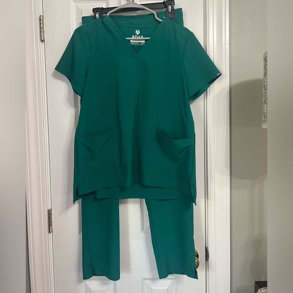 Adar Green Scrub Set - Medium